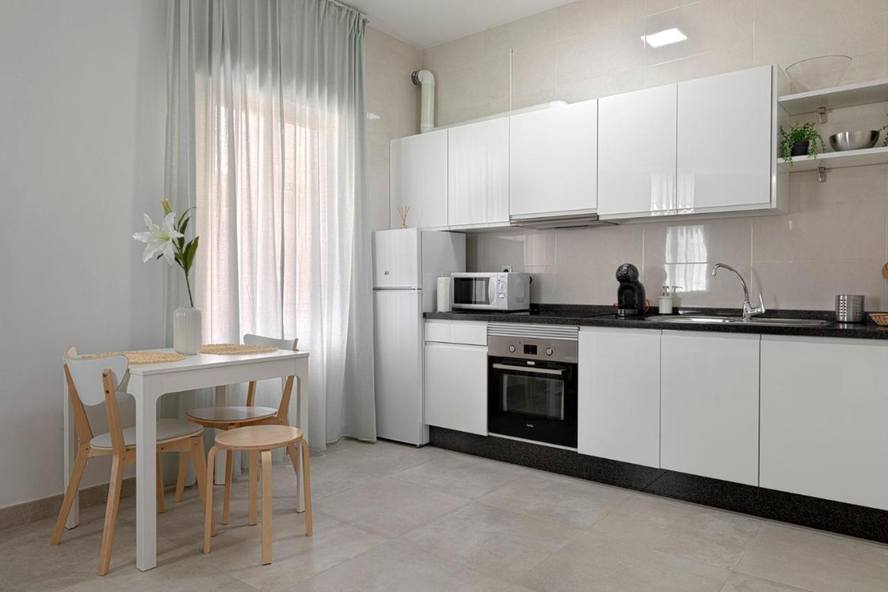 Homeabout Juan De Austria Apartments Malaga Exterior photo