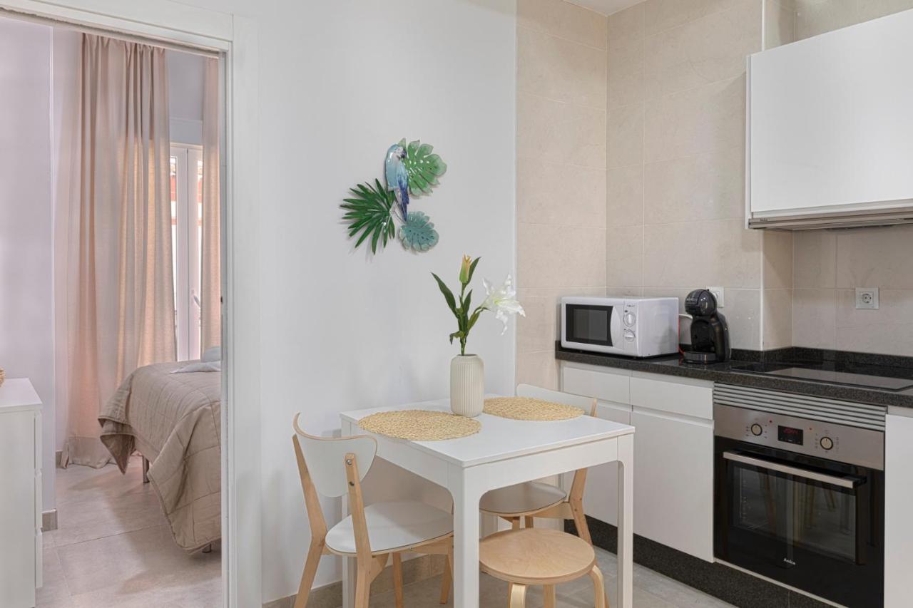 Homeabout Juan De Austria Apartments Malaga Exterior photo