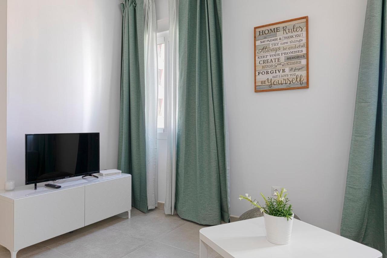Homeabout Juan De Austria Apartments Malaga Exterior photo