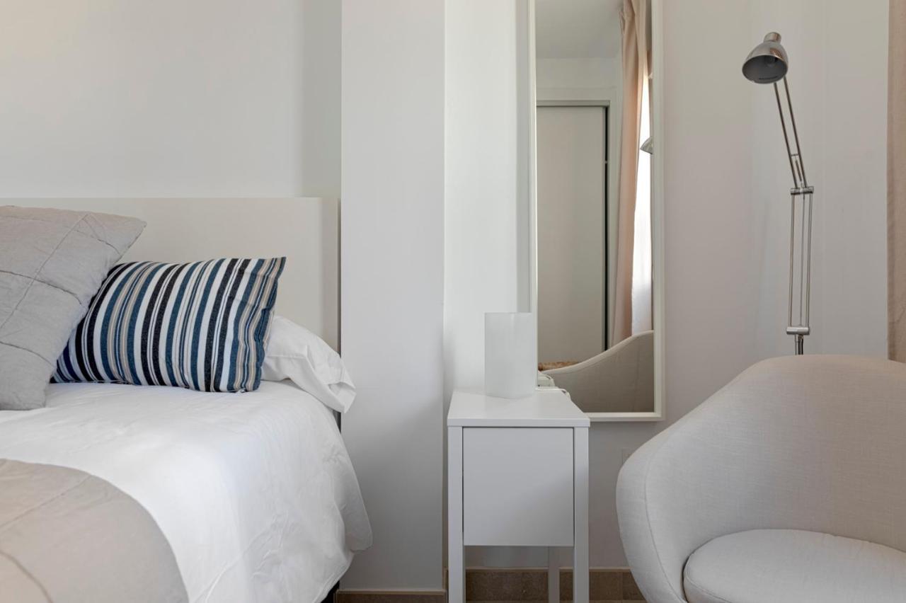 Homeabout Juan De Austria Apartments Malaga Exterior photo