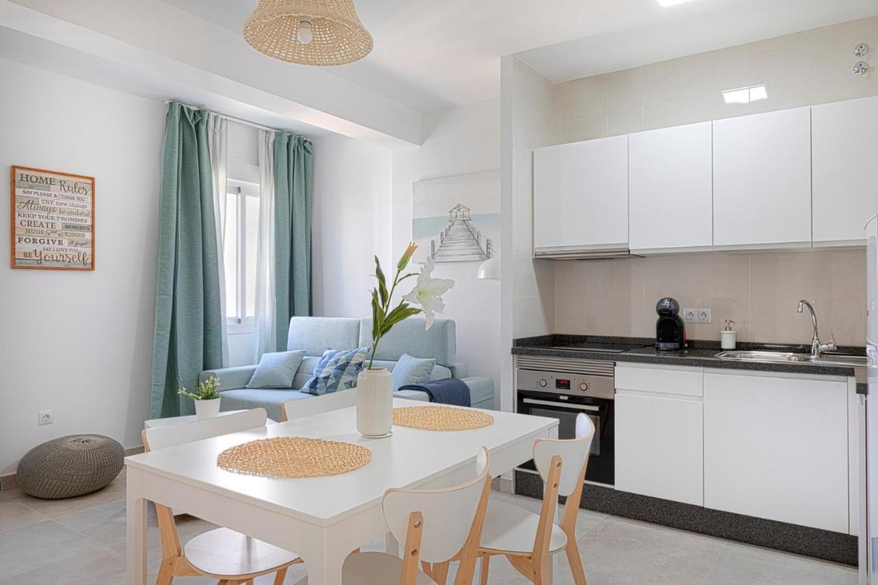Homeabout Juan De Austria Apartments Malaga Exterior photo